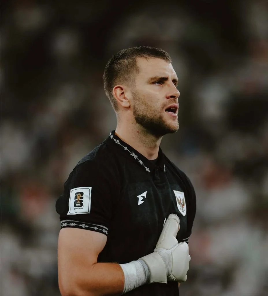 Maarten Paes: Kiper Timnas Indonesia yang Siap Menghadapi Tantangan di Ajax Amsterdam