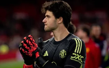 Manchester United Butuh Kiper Berpengalaman, Senne Lammens Belum Cukup?