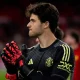 Manchester United Butuh Kiper Berpengalaman, Senne Lammens Belum Cukup?