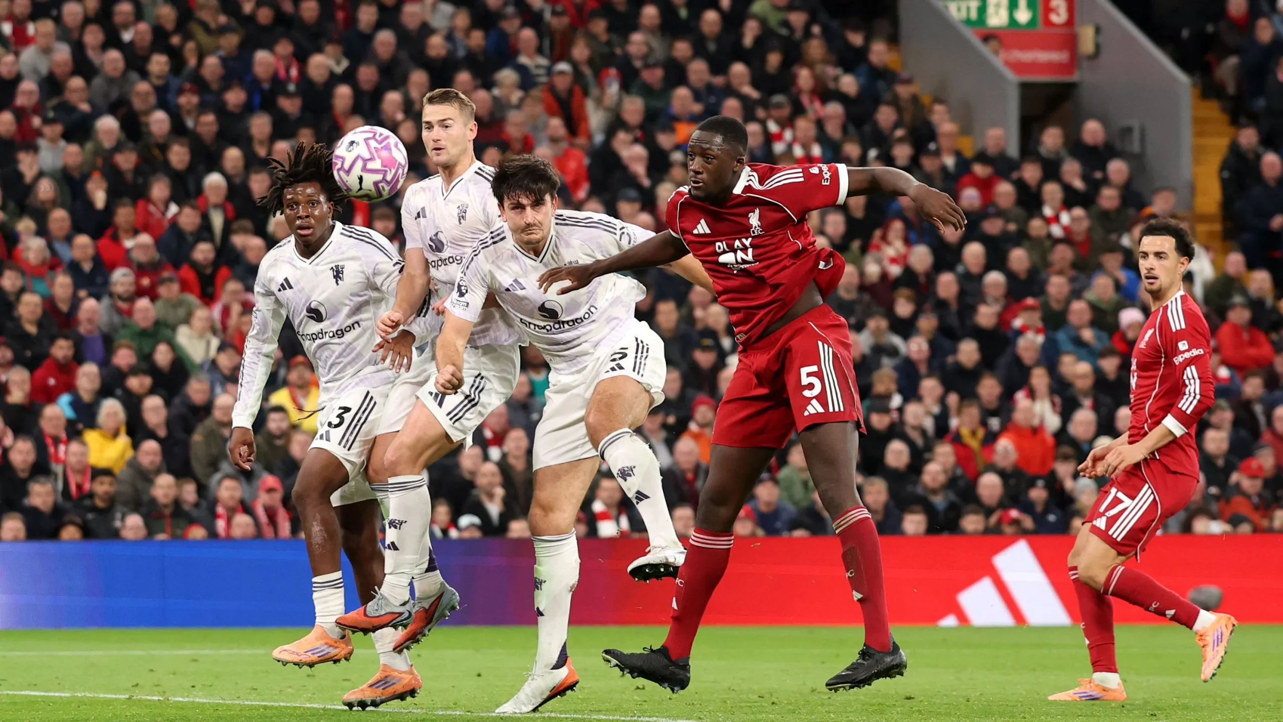 Manchester United Hadapi Keterpurukan di Transfer Window