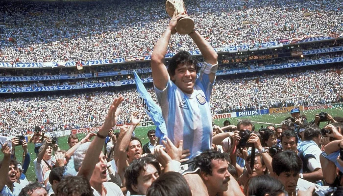 Maradona: Mengenang Legenda Sepak Bola yang Tak Terlupakan