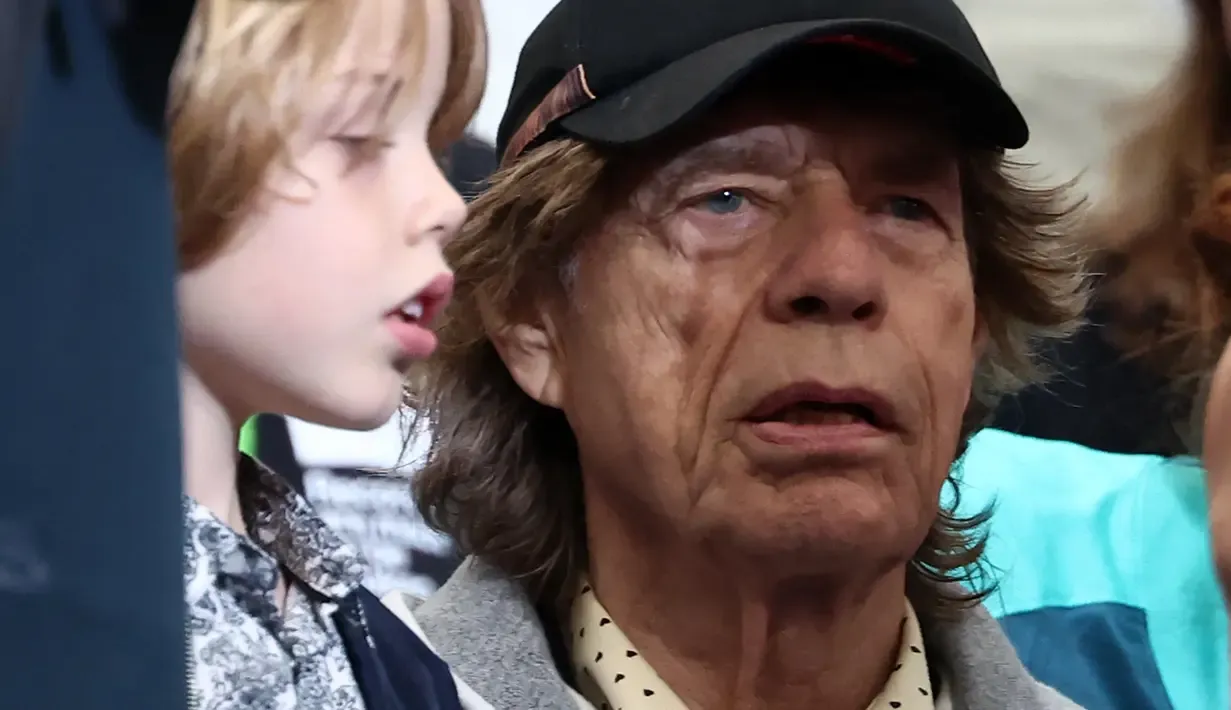 Mick Jagger Hadir di Pertandingan Argentina vs Inggris, Sementara itu Ia Sudah Mulai Menulis Lagu Baru