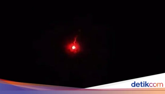 Misteri Cahaya Biru di Langit Majalengka Terungkap: Meteor Besar yang Melintas Pulau Jawa
