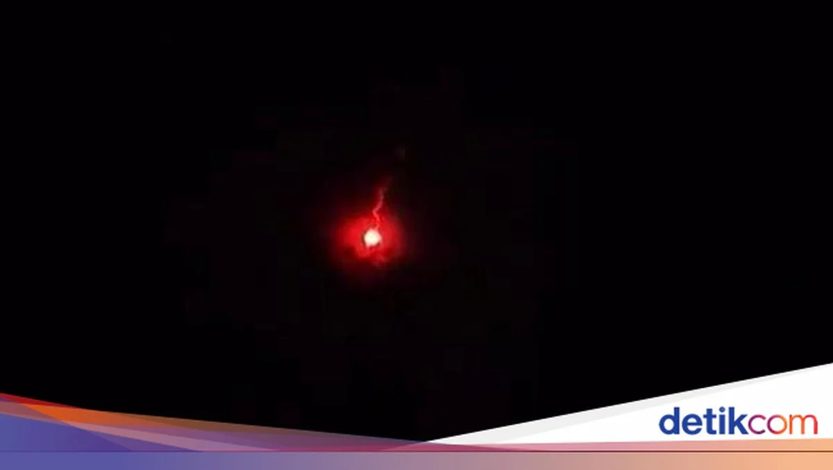 Misteri Cahaya Biru di Langit Majalengka Terungkap: Meteor Besar yang Melintas Pulau Jawa