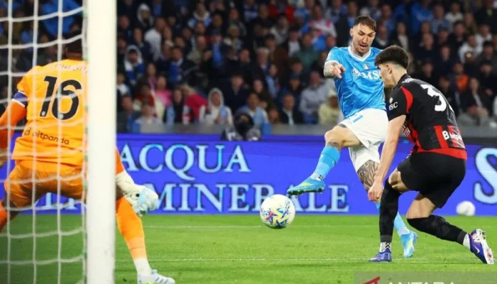 Napoli Dibantai Arezzo 3-1, Allegri Optimis dengan Sistem 4-3-3