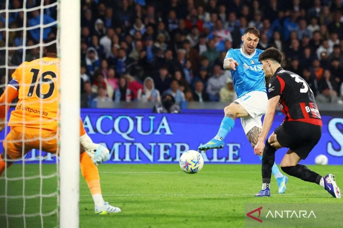 Napoli Dibantai Arezzo 3-1, Allegri Optimis dengan Sistem 4-3-3