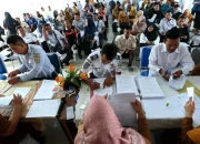 Pegawai Pemerintah dengan Perjanjian Kerja: Antara Penipuan dan Pengembangan Kompetensi