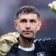 Persaingan Sengit: Juventus Incar Emiliano Martinez untuk Penguatan Tim