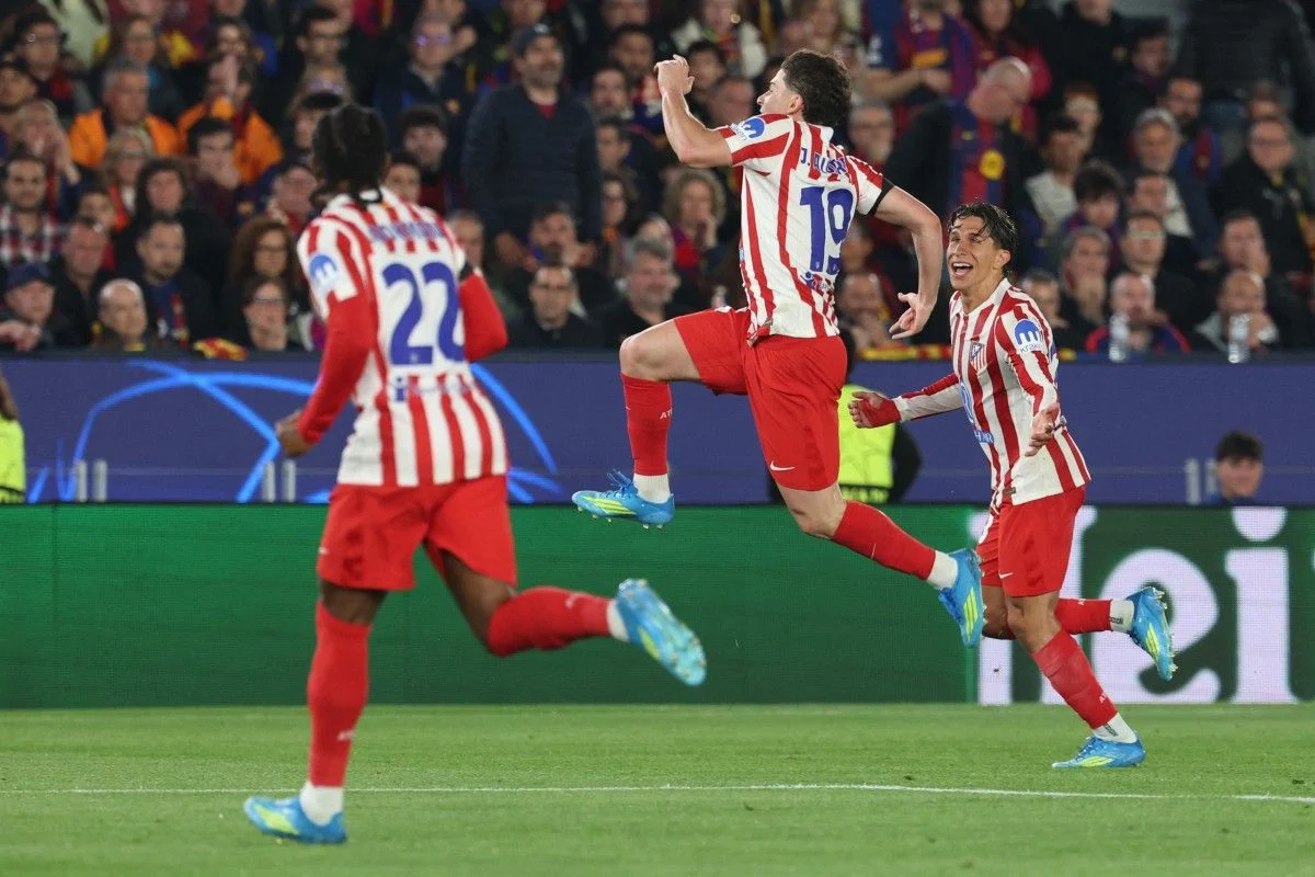 Pertarungan Julián Álvarez: Antara Barcelona dan Atletico Madrid