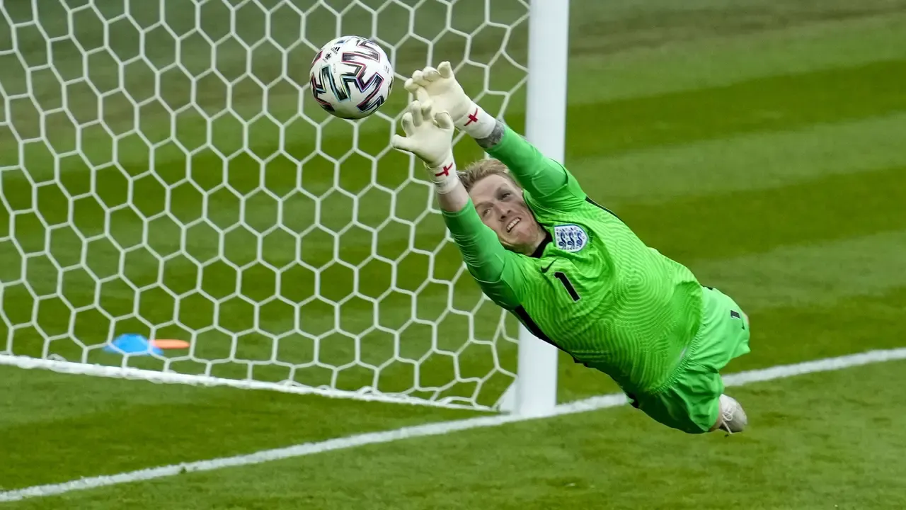 Pertarungan Sengit di Piala Dunia 2026: Jordan Pickford Hadapi Tantangan Berat dari Raúl Jiménez