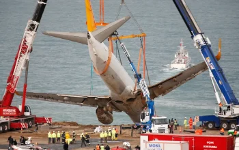 Pesawat Kargo Boeing 737 Hilang di Laut Arab: Apa yang Terjadi?