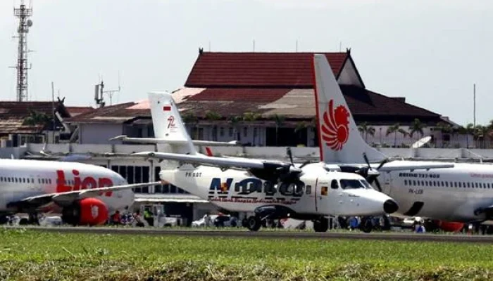 Pesawat Terbang: Dari Penampakan Lusinan Pesawat Tempur AS Hingga Bandara Husein Sastranegara Siap Beroperasi