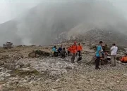 Polisi Selidiki Kasus Ledakan Bom di MAN 3 Padang dan Kematian Pendaki Gunung Sibayak