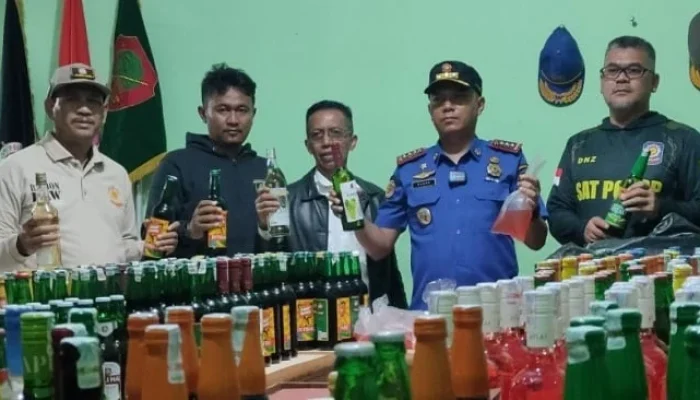 Satpol PP Mengamankan Puluhan Botol Miras dan Alkohol, Edukasi Bahaya Narkoba hingga Penertiban Bangunan Liar