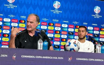 Sebastián Cáceres dan Marcelo Bielsa di Pusat Perhatian Setelah Kekalahan Uruguay di Mundial 2026