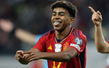 Seleksi Sepak Bola Spanyol Rayakan Ulang Tahun Víctor Muñoz dan Lamine Yamal