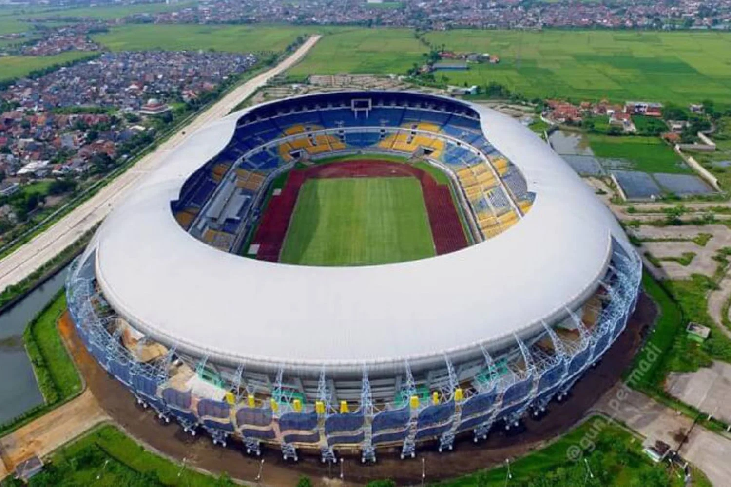 Stadion: Antara Keindahan dan Tantangan di Dunia Sepak Bola