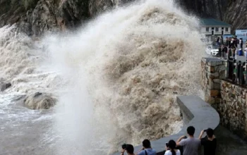 Topan Noul Menerjang China, Ratusan Ribu Warga Dievakuasi dan Penerbangan Dibatalkan