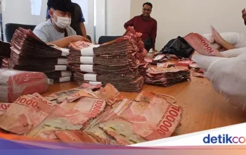 Uang Rp 1,54 Miliar Rusak Akibat Banjir Rob, Ida Murlija Menukarnya di Kantor Perwakilan Bank Indonesia Tegal