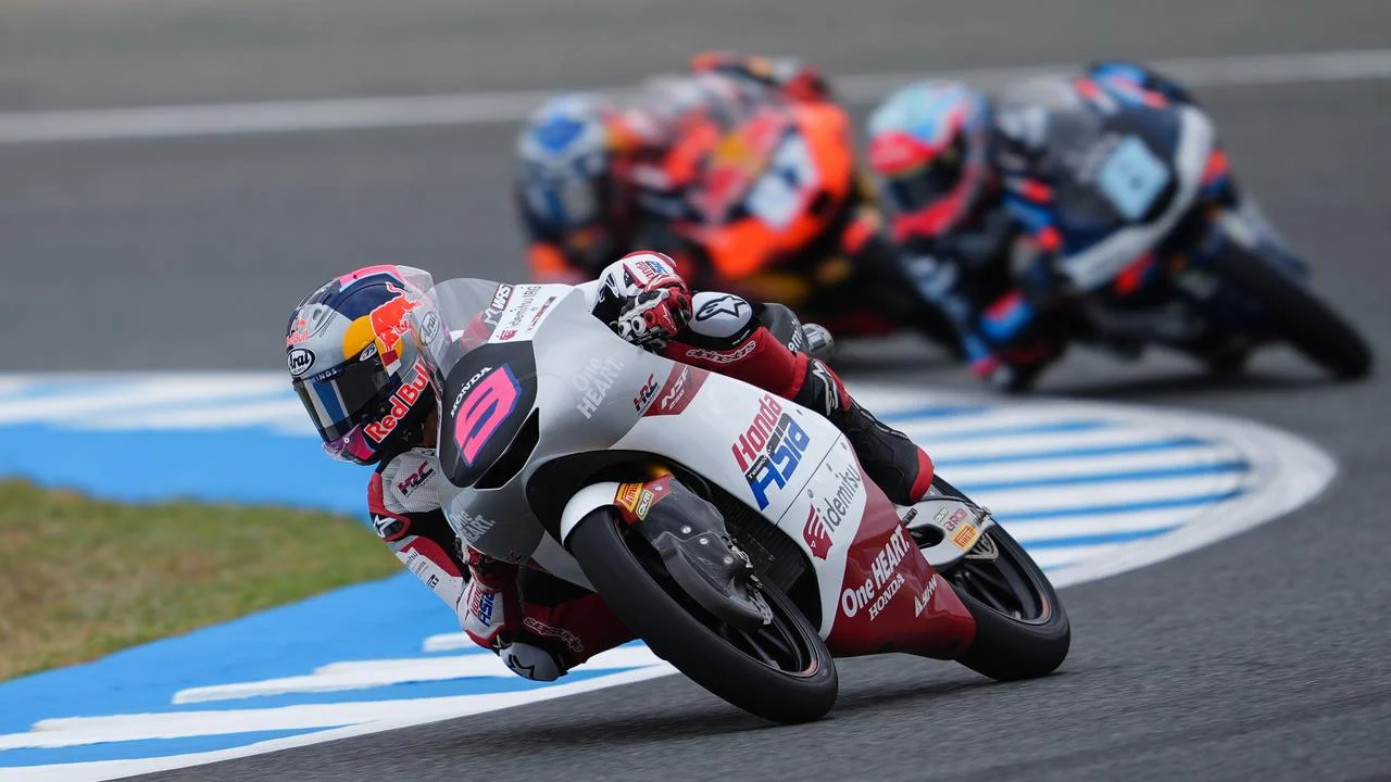 Veda Ega Pratama: Dari Posisi Terdepan hingga Gagal Finis di Moto3 Belanda