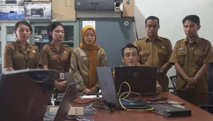 Videotron Kabupaten Melawi Menayangkan Konten Tidak Pantas, Pemkab Minta Maaf dan Lakukan Investigasi