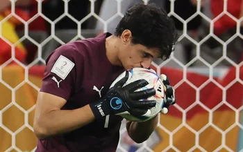Yassine Bounou: Penjaga Gawang Maroko yang Membuat Timnya Bangga