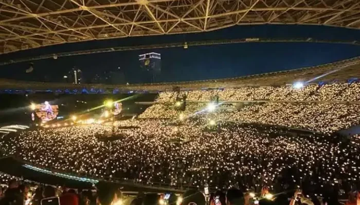 YE Tiba di Jakarta: Konser Perdana dan Kabar Terkini