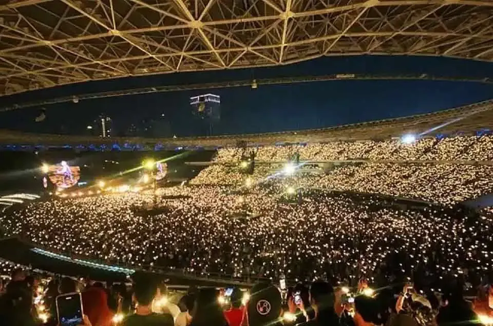 YE Tiba di Jakarta: Konser Perdana dan Kabar Terkini
