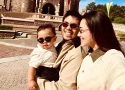 Aaliyah Massaid dan Keluarga Menikmati Liburan Mewah di Sumba