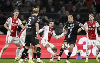 Ajax Gagal Menang Lawan Heerenveen, Míchel Sánchez: 'Kami Kurang Energi'