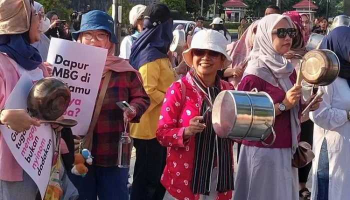 Berita Terkini: Emak-Emak di Jalan, Beasiswa di UGM, dan Keselamatan LEPAS E4 EV