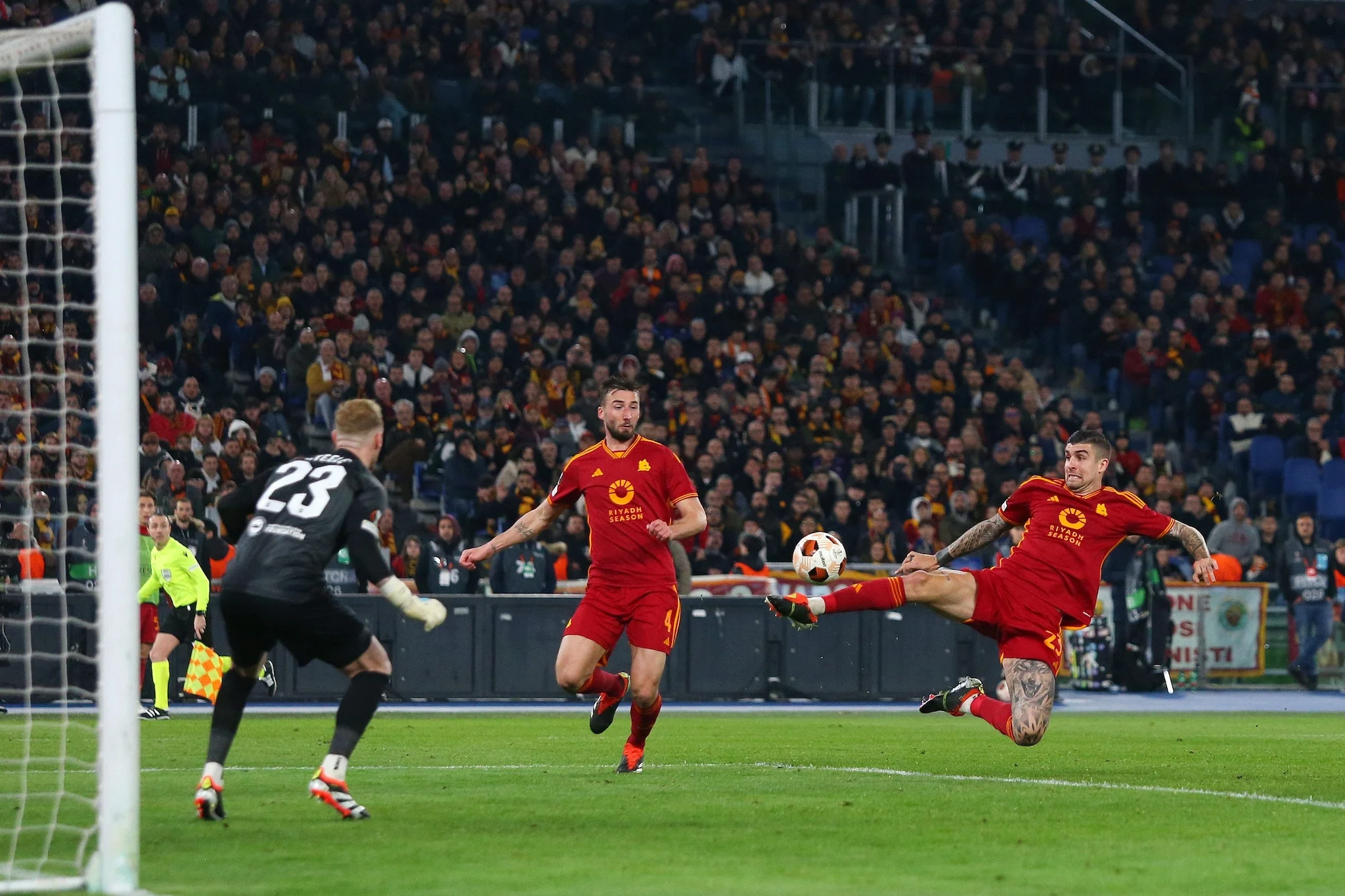 Brighton vs Roma: Pertarungan di Lapangan dan di Bursa Transfer