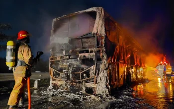 Bus Gunung Harta Terbakar di Tol Nganjuk, 30 Penumpang Selamat Berkat Aksi Cepat Kru