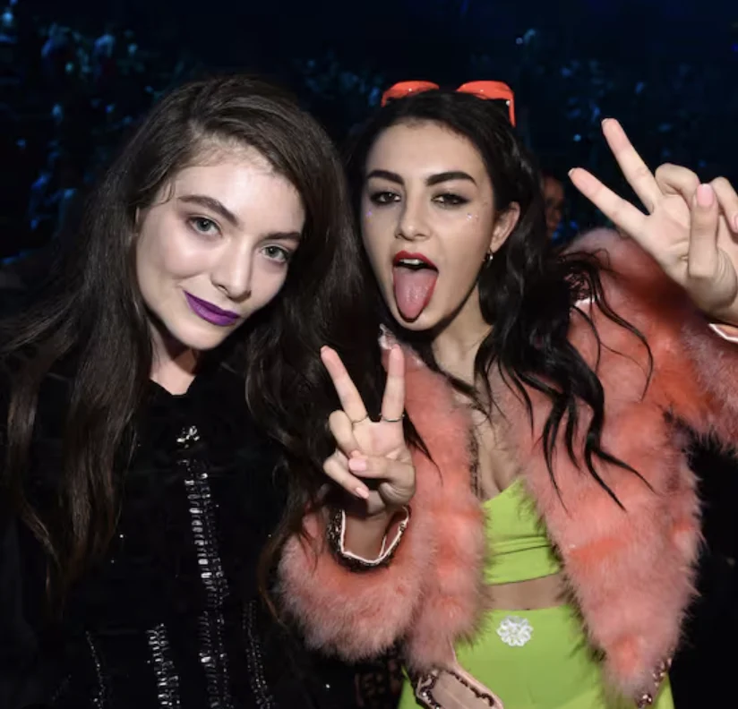 Charli XCX dan Lorde Tampil Bersama di Lollapalooza, 'Girl, So Confusing' Semakin Istimewa