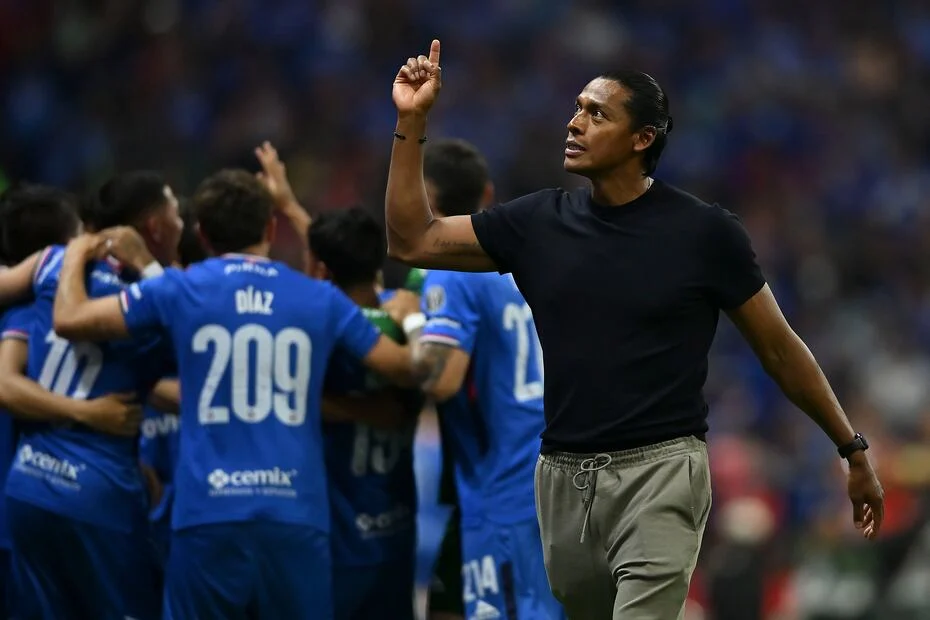 Cruz Azul Dikalahkan Atlante dengan Skor 3-2, Joel Huiqui Alami Kekecewaan Pertamanya