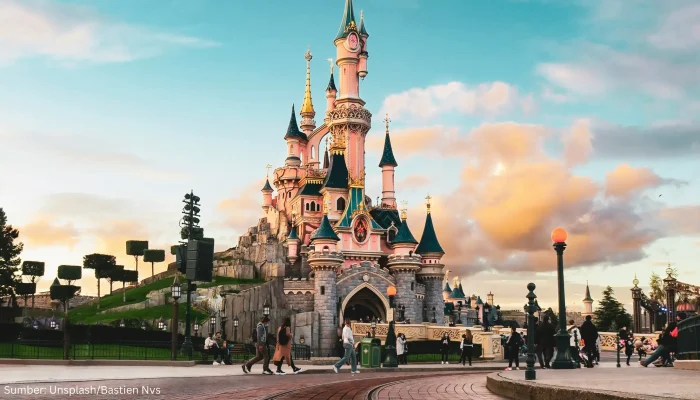 Disney: Dari Masa Depan Taman Hiburan Hingga Pengaruh Kreatif
