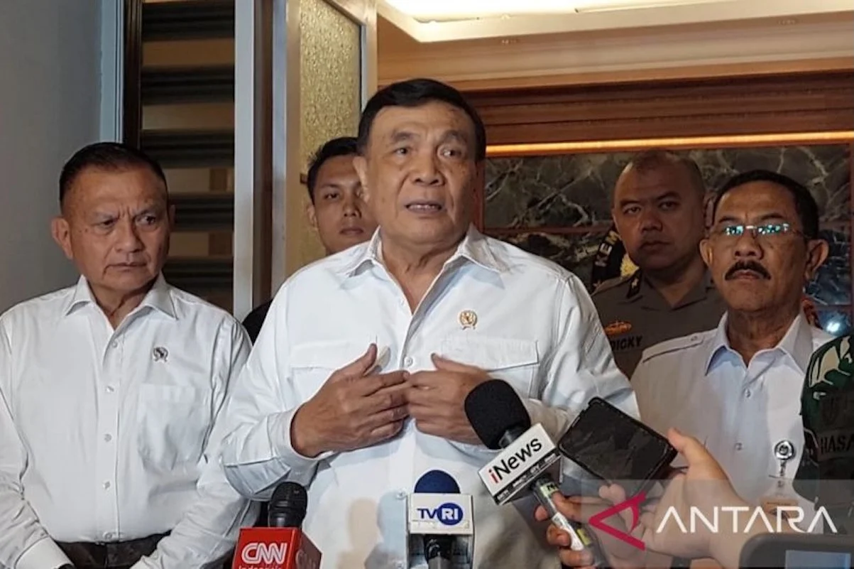 Djamari Chaniago: Indonesia Tidak Boleh Menjadi Tempat Transit Barang Ilegal