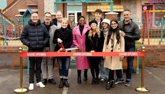Dunia Hiburan dan Teknologi: Dari Coronation Street hingga Google Gemini