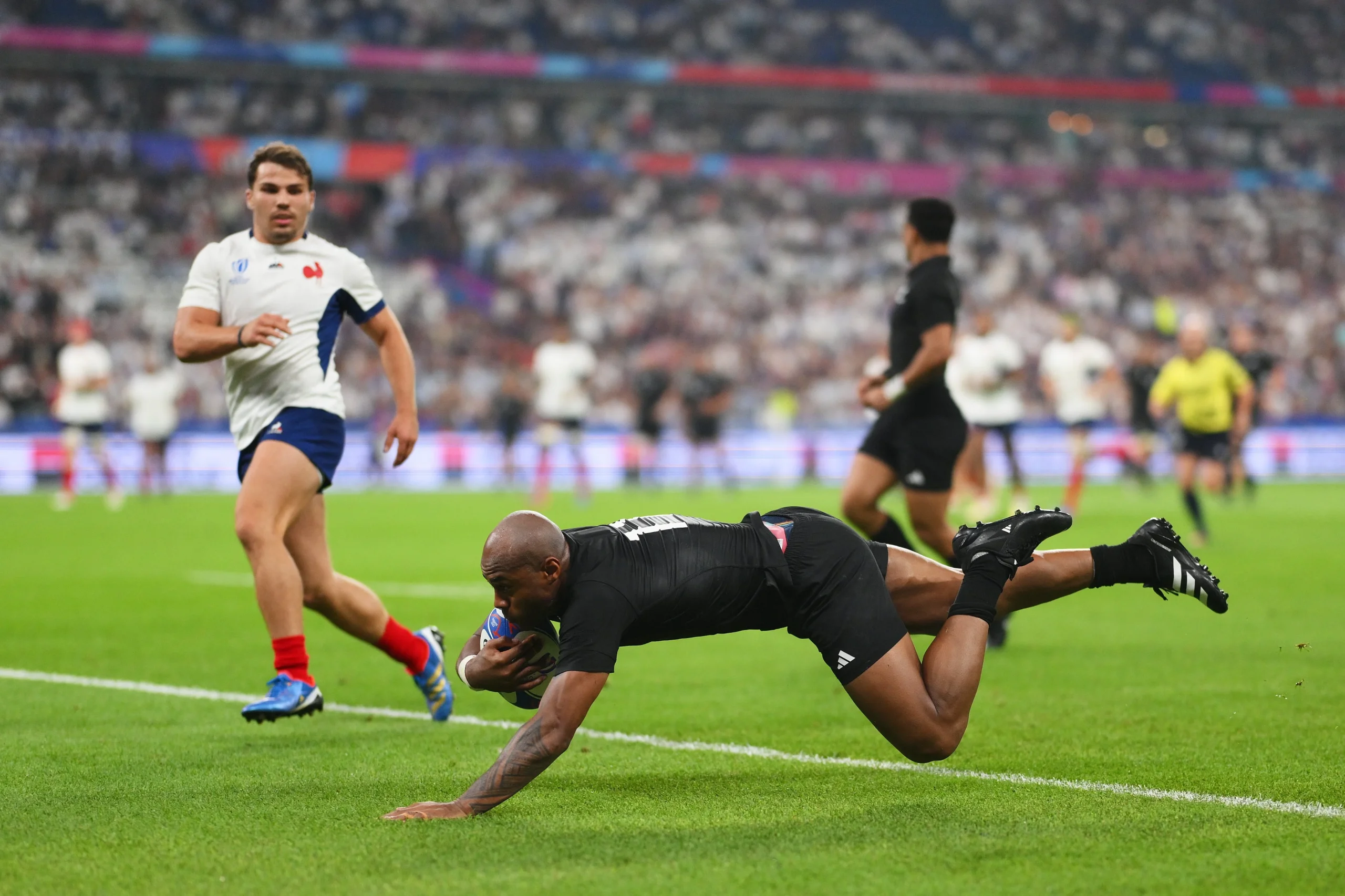 Dunia Olahraga Digemparkan: All Blacks, NFL, dan Pertarungan Tinju
