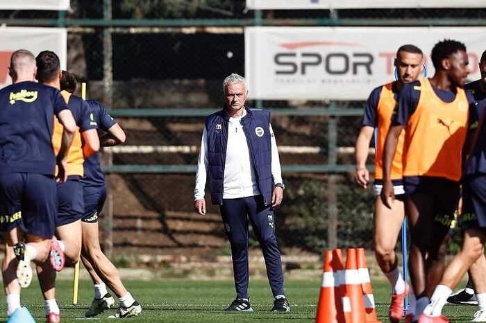 Fenerbahce Raih Keuntungan €3.8 Juta di Musim 2025-26 dan Siap untuk Merebut Bintang Sepakbola Dunia