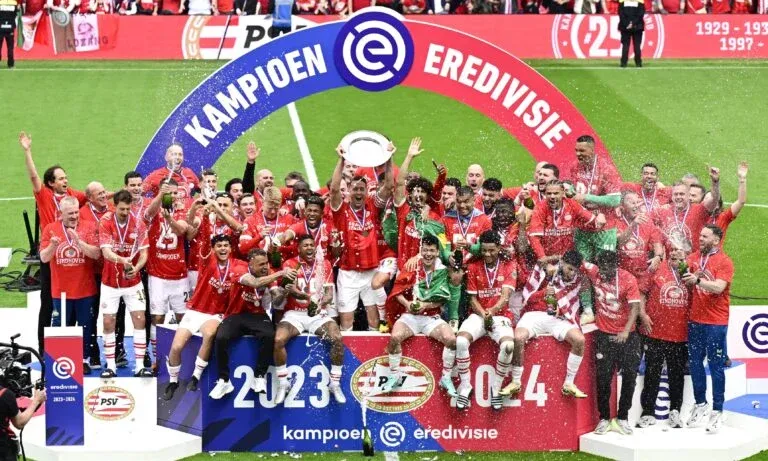 Feyenoord Raih Kemenangan di Awal Musim Eredivisie, Sementara PSV Eindhoven Terjebak Imbang