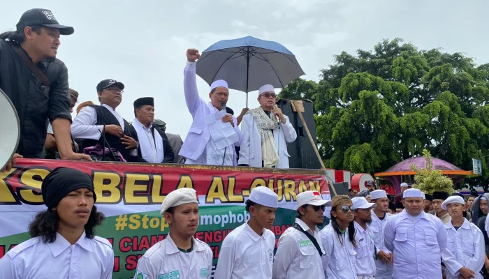 Gedung OT Digerebek Massa, Aksi Bela Al-Quran Imbas Promo Miras