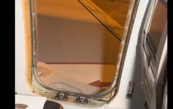 Insiden Batik Air: Penumpang Coba Buka Pintu Darurat di Udara dan Upacara HUT RI di Bawah Air