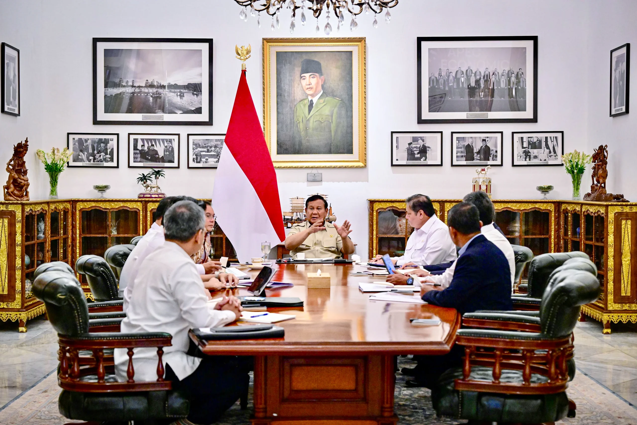 Kabinet Bayangan Indonesia: Mengawal Kebijakan Pemerintah dengan Check and Balances