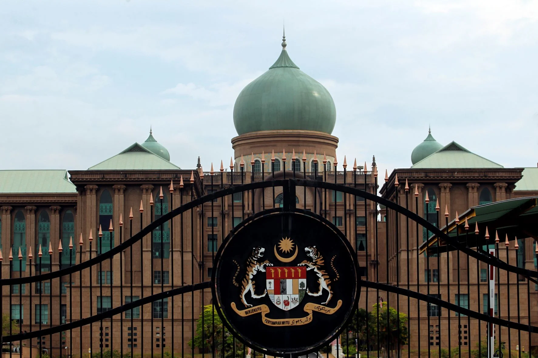 Kabinet Bayangan: Penyeimbang atau Oposisi?