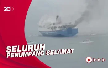 Kapal Mutiara Sentosa 2 Terbakar di Perairan Sumenep, Ratusan Penumpang Terjebak