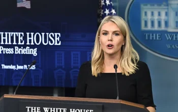 Karoline Leavitt Mundur: Trump Joking Soal Penggantinya dan Tuduhan Iran