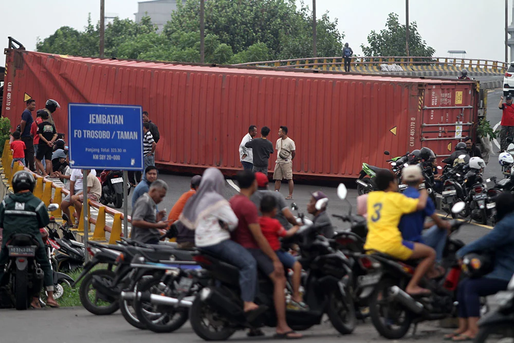 Kecelakaan Lalu Lintas Melanda Indonesia: Dua Kasus Mengejutkan dalam Seminggu