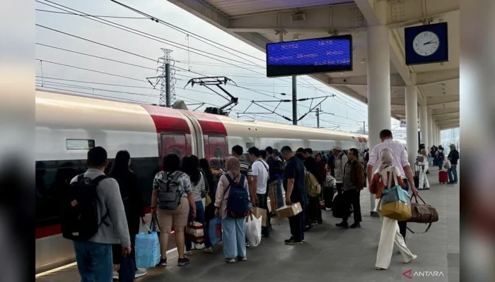 Kereta Cepat Whoosh Siap Menghadapi Lonjakan Penumpang di Libur Panjang HUT RI