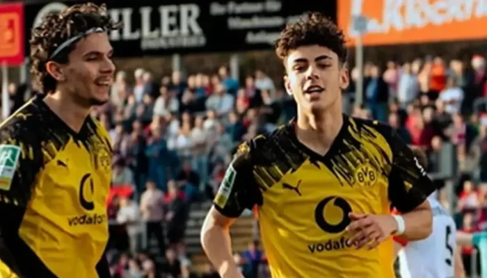 Konstantinos Karetsas dan Samuele Inacio, Dua Pemain Muda yang Siap Membawa Borussia Dortmund ke Puncak